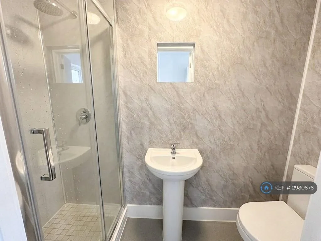 5 bedroom terraced house for rent