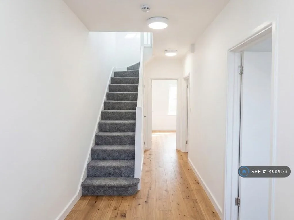5 bedroom terraced house for rent