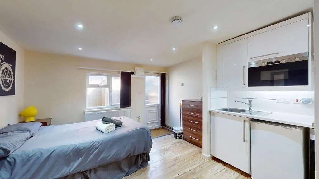 Studio flat for rent