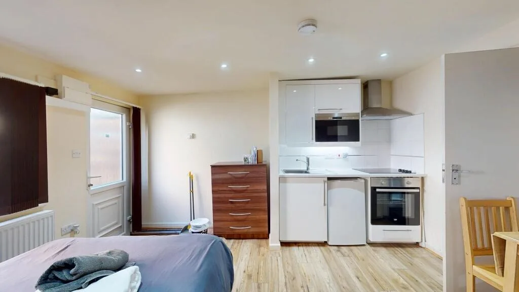 Studio flat for rent