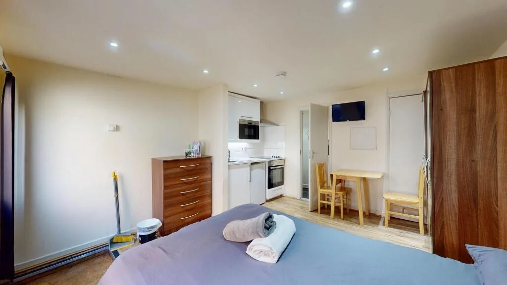 Studio flat for rent