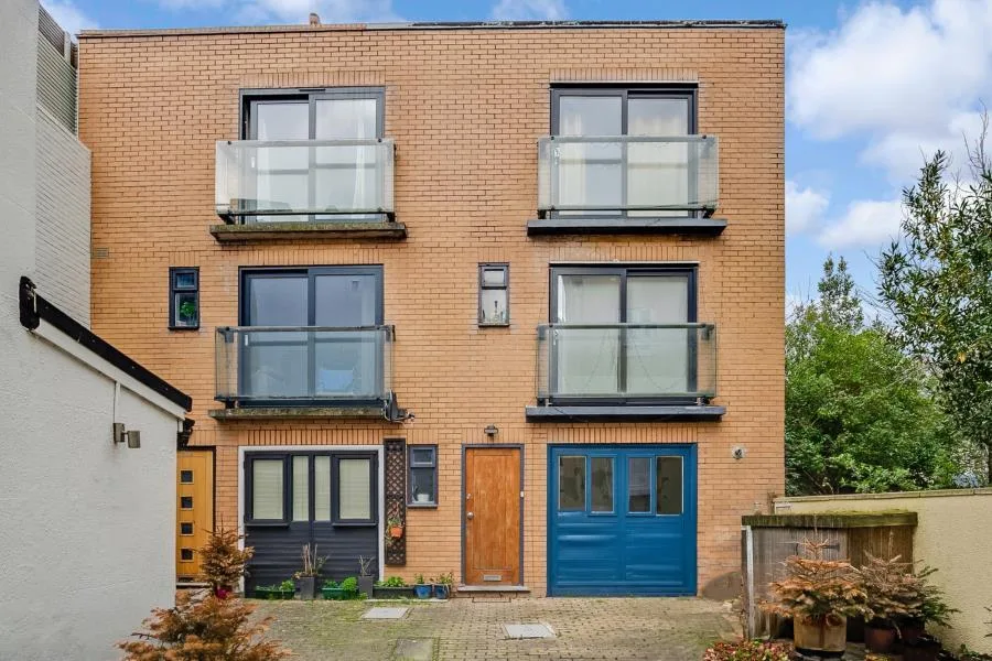 4 bedroom terraced house for rent