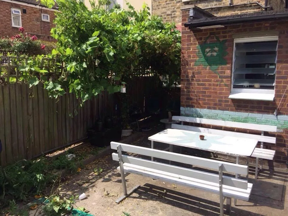 1 bedroom house share for rent