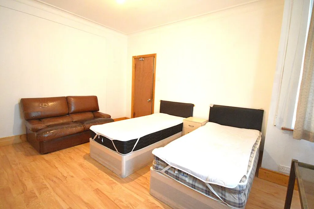 Flat share for rent