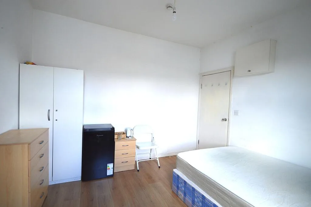 1 bedroom flat share for rent