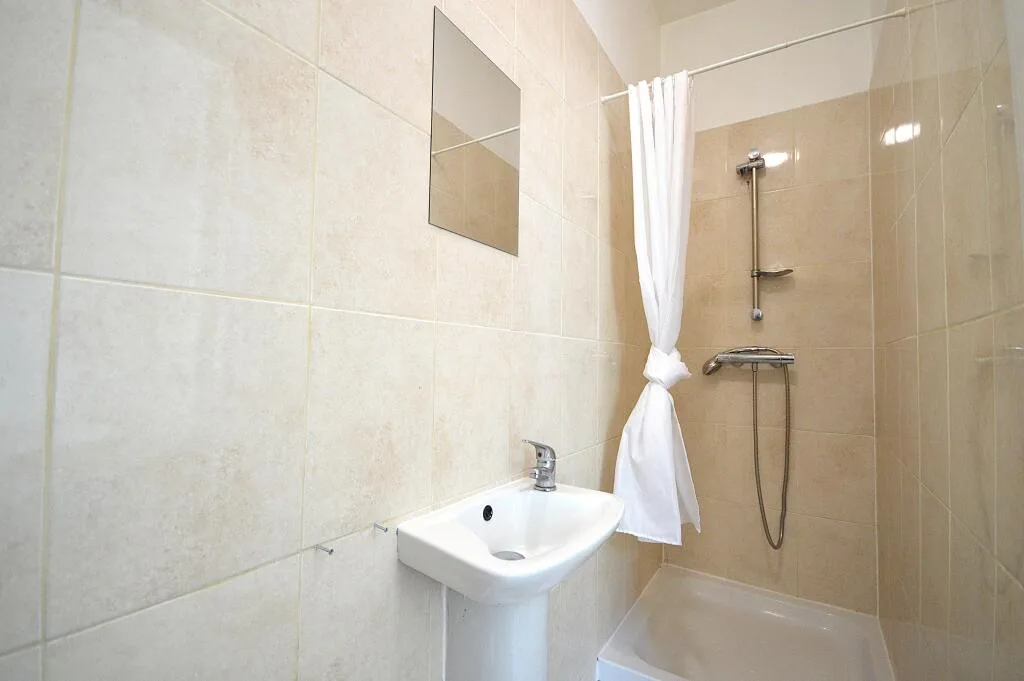 1 bedroom flat share for rent