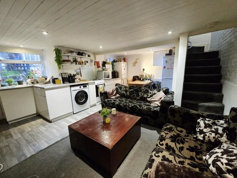 4 bedroom terraced house for rent