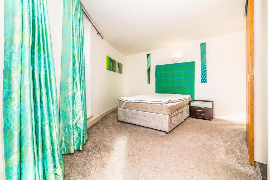 2 bedroom penthouse for rent