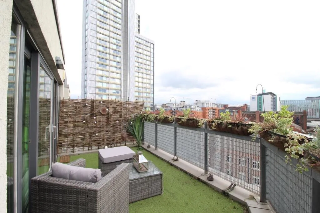 2 bedroom penthouse for rent