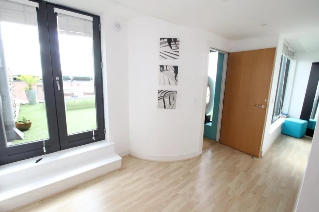 2 bedroom penthouse for rent