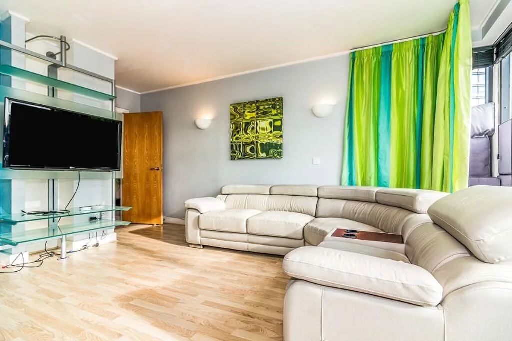 2 bedroom penthouse for rent