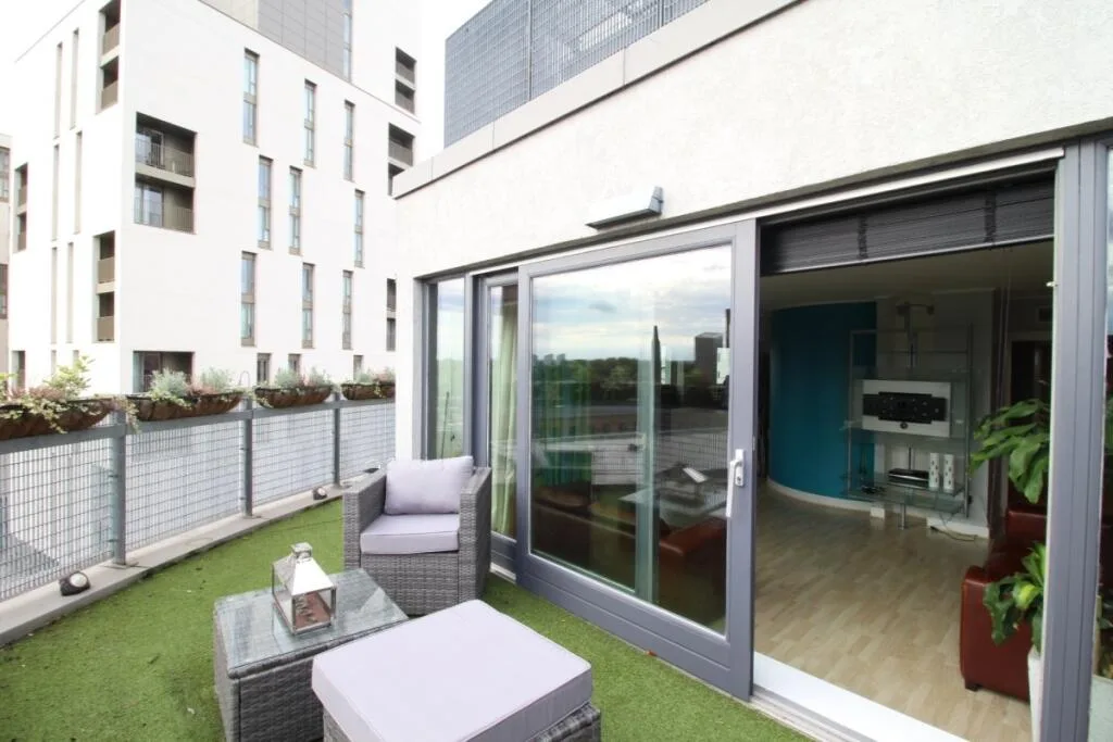 2 bedroom penthouse for rent
