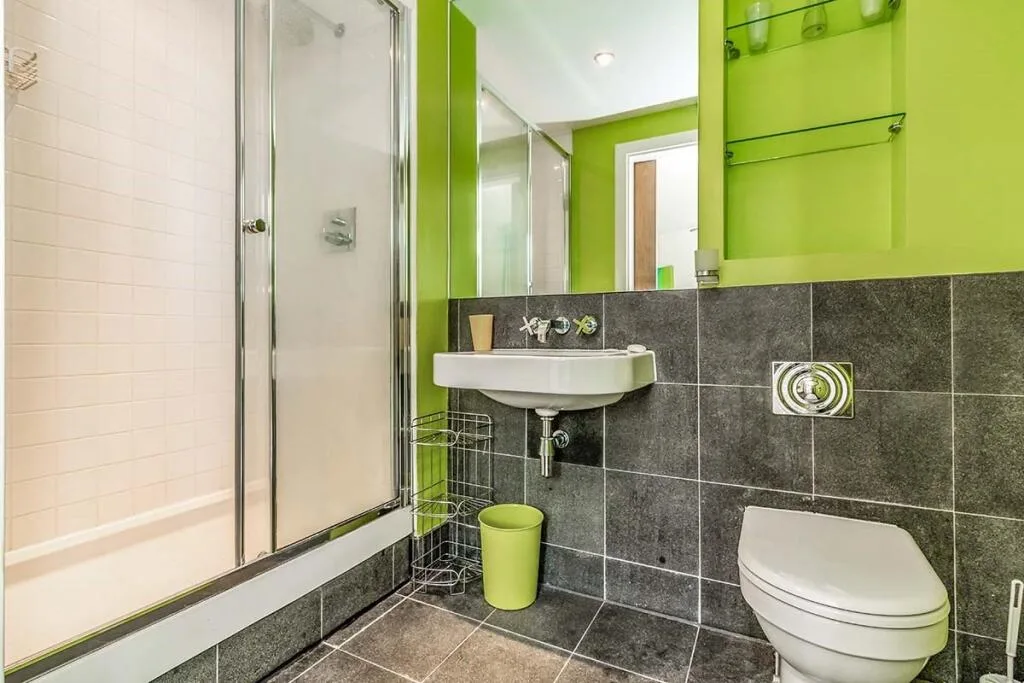 2 bedroom penthouse for rent