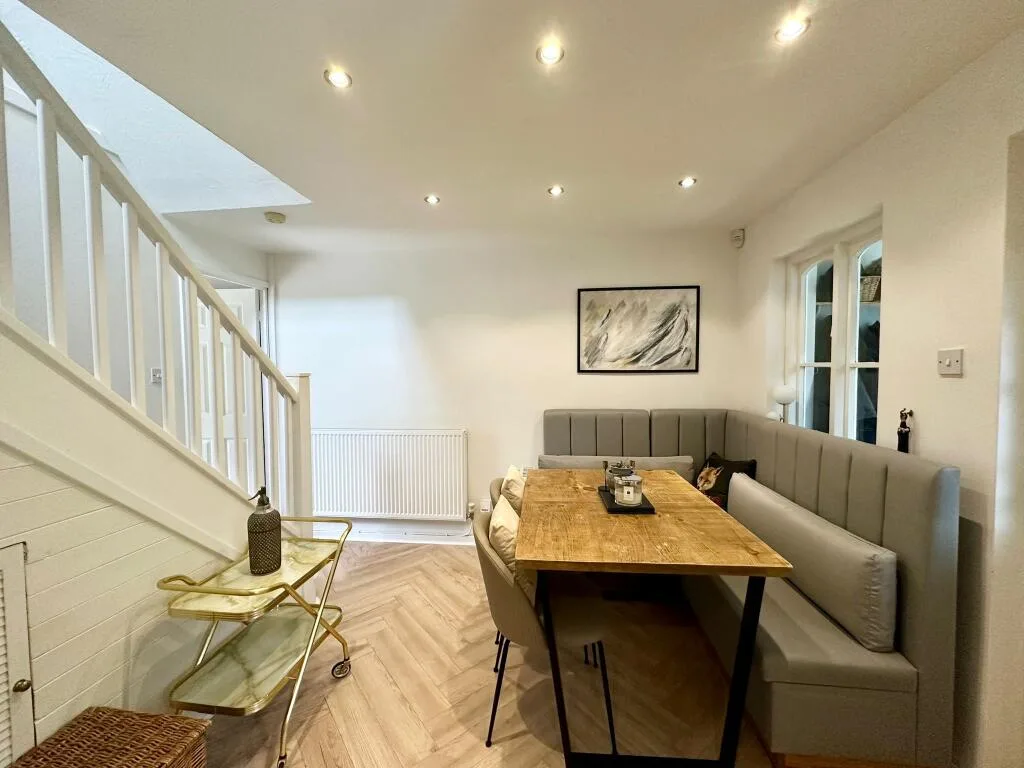 3 bedroom semi-detached house for rent
