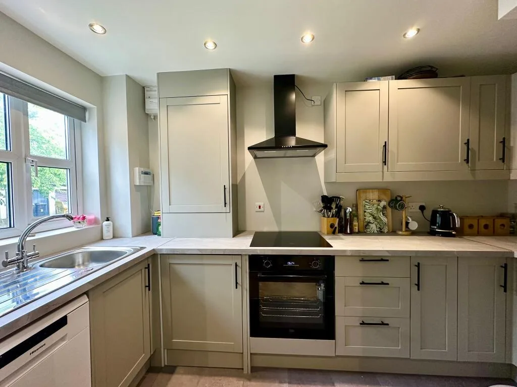 3 bedroom semi-detached house for rent