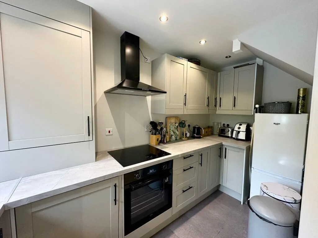 3 bedroom semi-detached house for rent