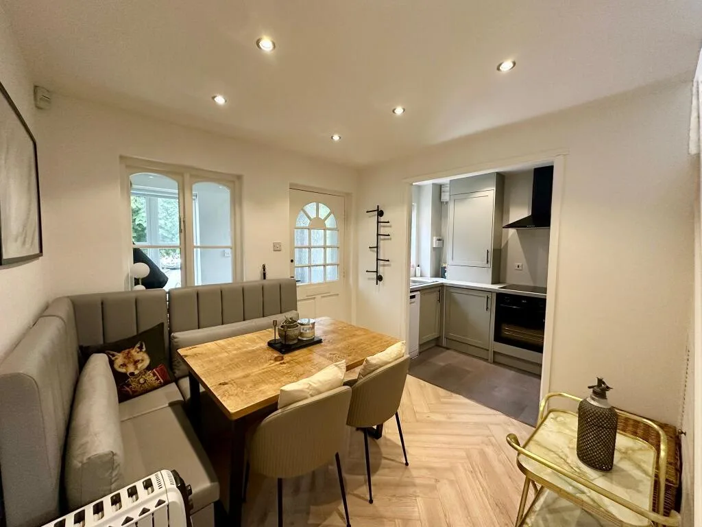 3 bedroom semi-detached house for rent