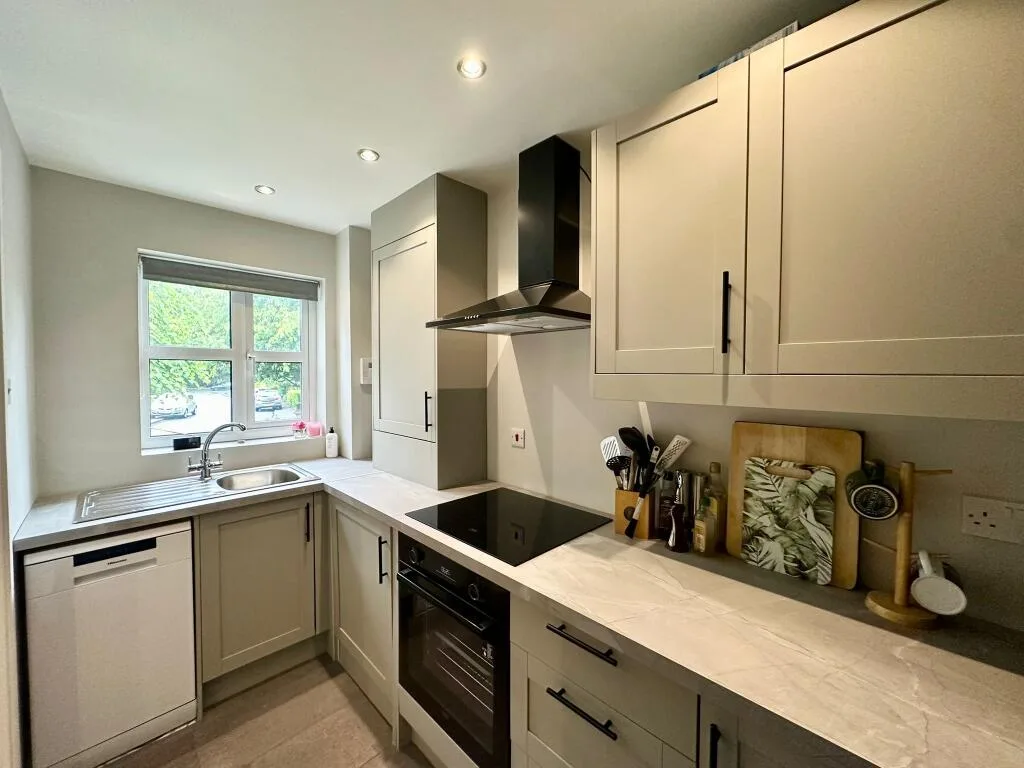 3 bedroom semi-detached house for rent