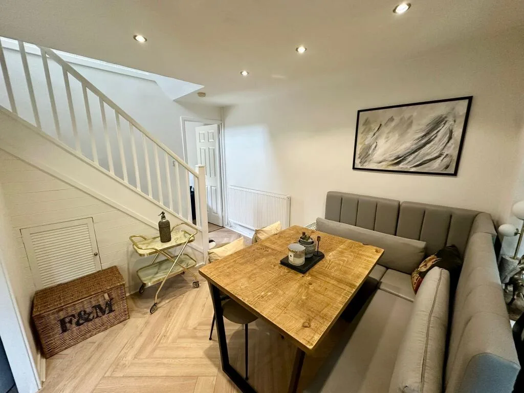 3 bedroom semi-detached house for rent