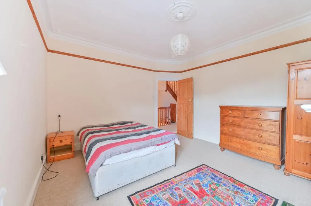 4 bedroom flat for rent