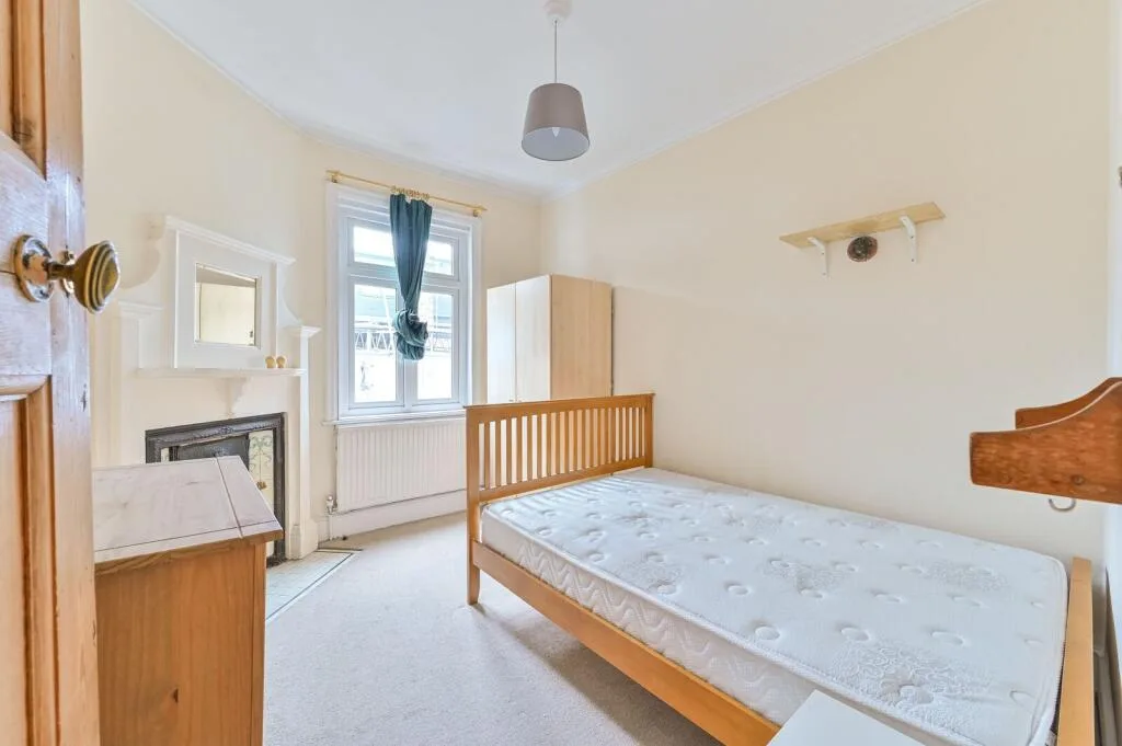 4 bedroom flat for rent