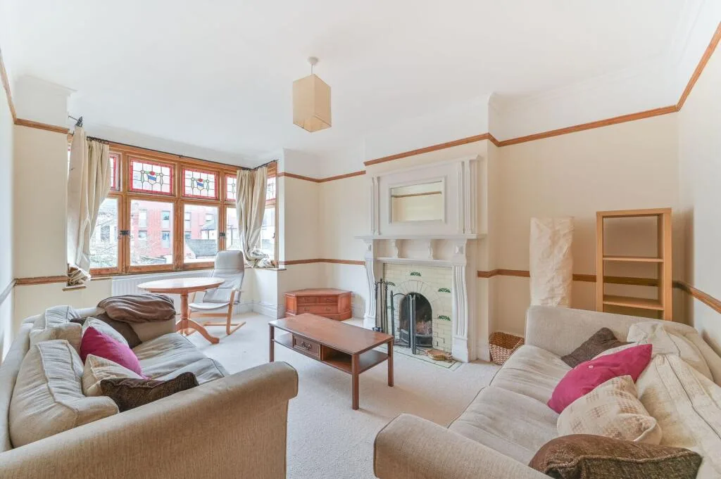 4 bedroom flat for rent