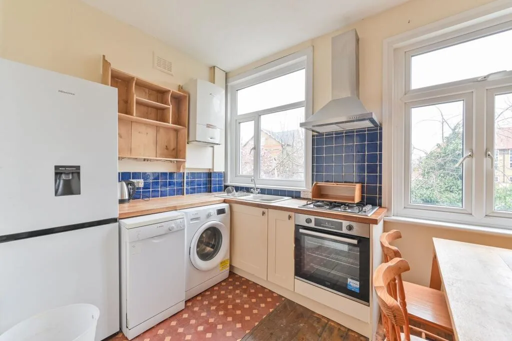 4 bedroom flat for rent