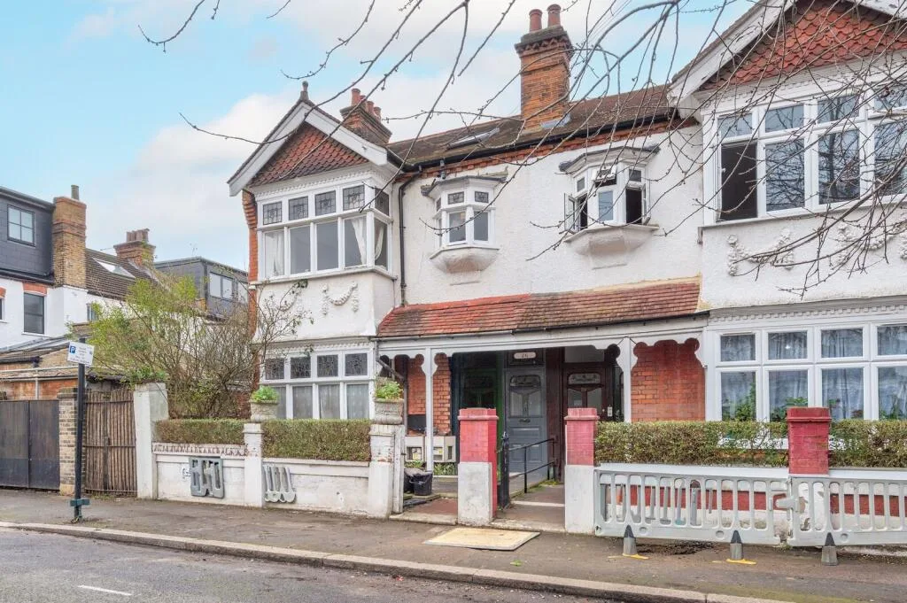 4 bedroom flat for rent