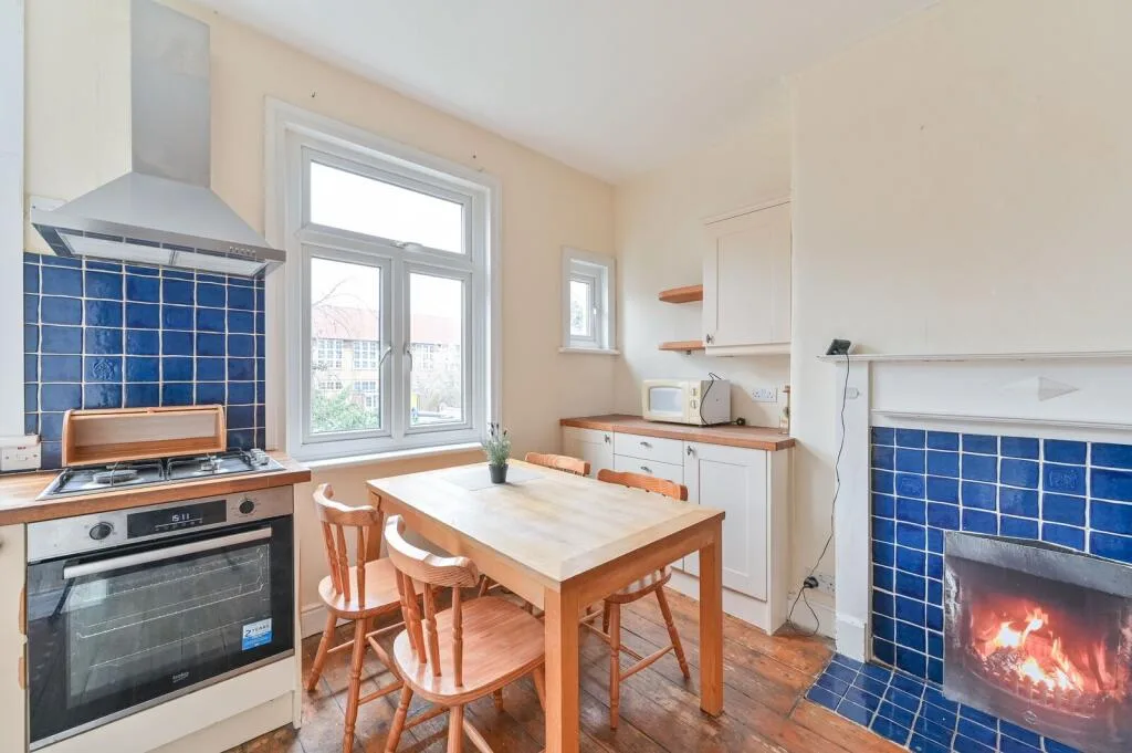4 bedroom flat for rent