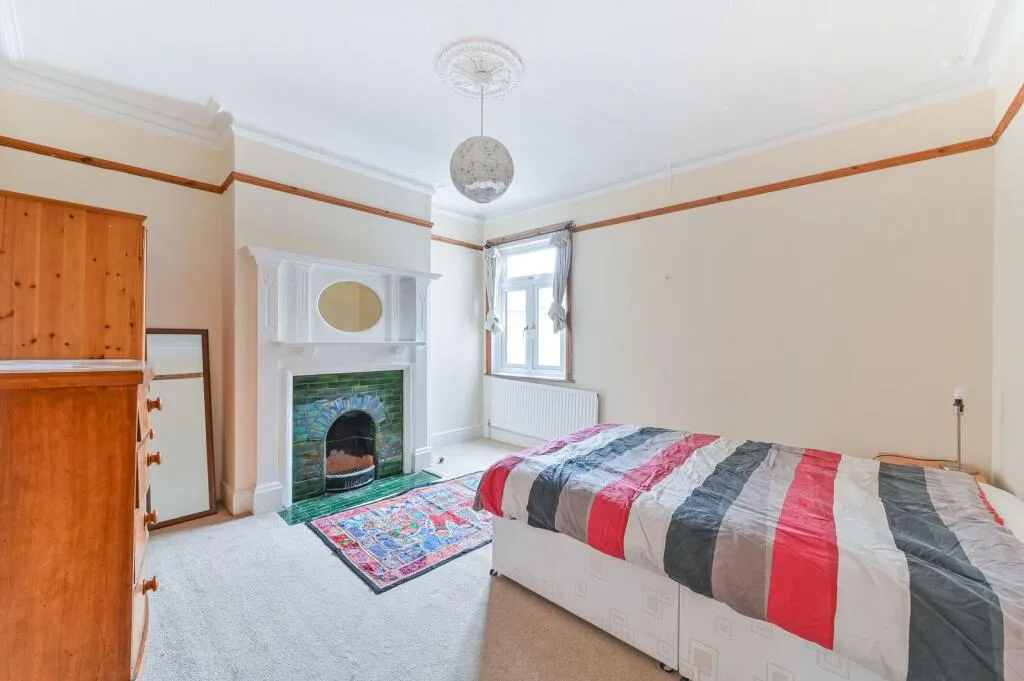 4 bedroom flat for rent