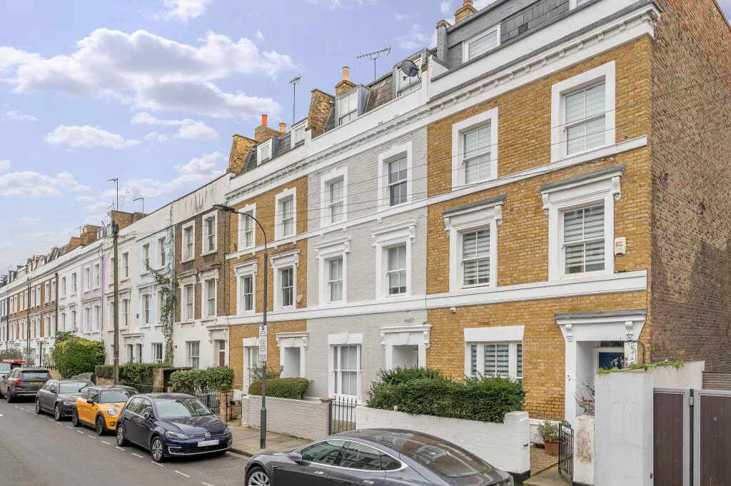 5 bedroom terraced house for rent