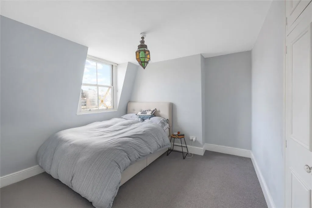 5 bedroom terraced house for rent
