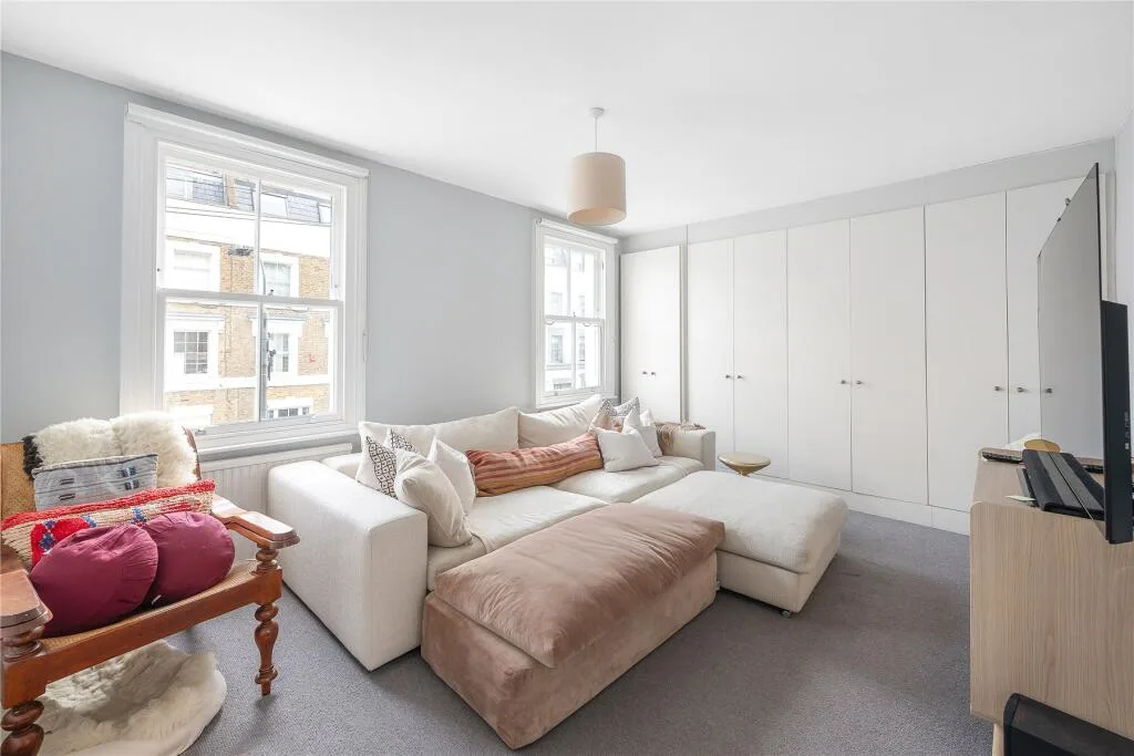 5 bedroom terraced house for rent