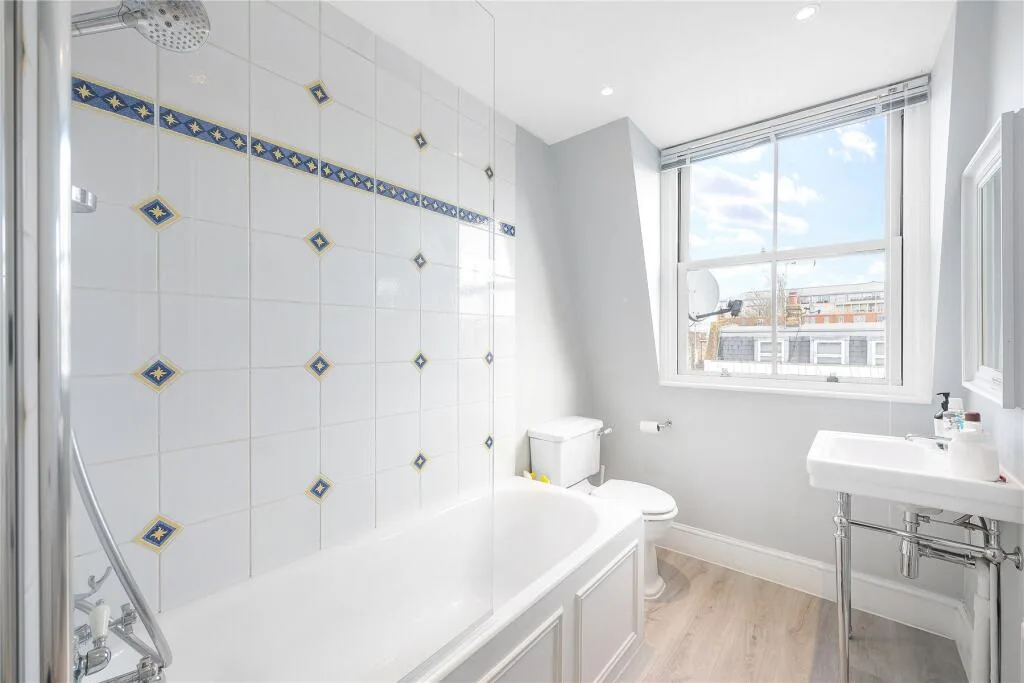 5 bedroom terraced house for rent