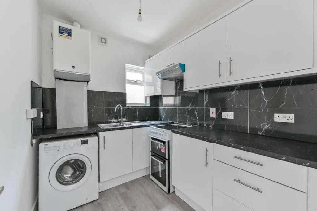 1 bedroom maisonette for rent