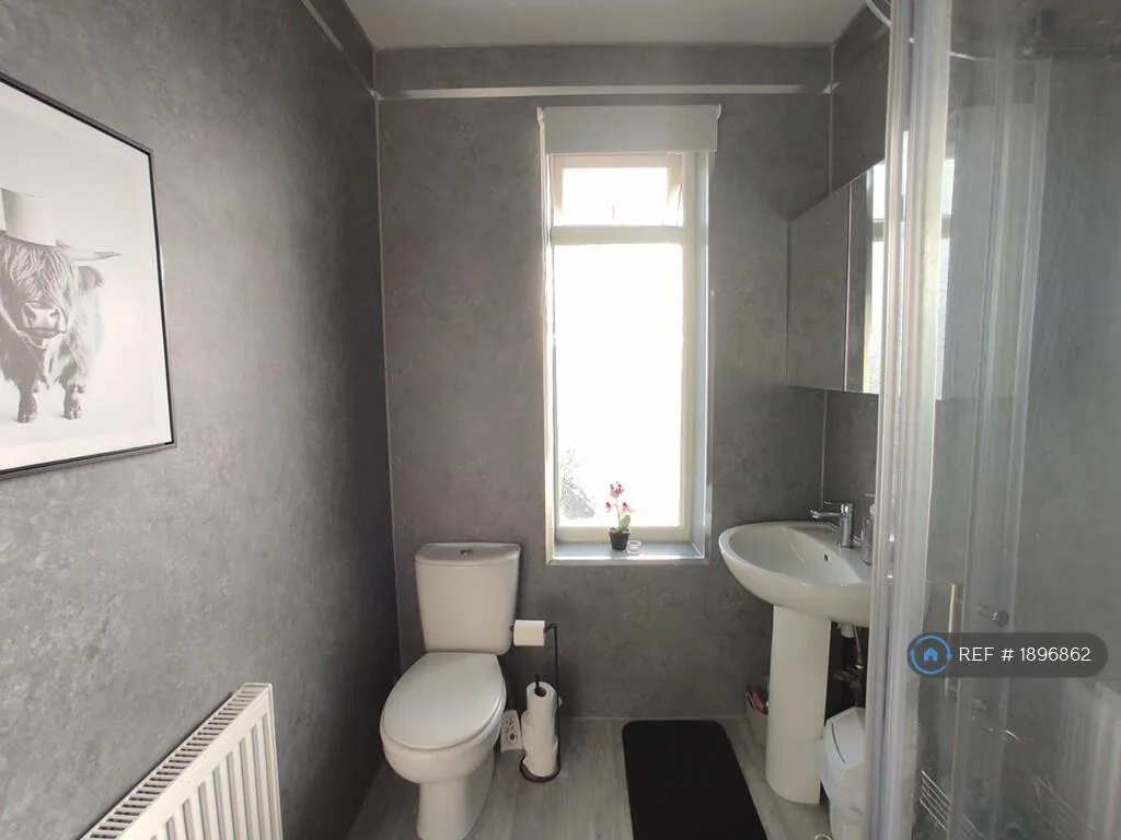 1 bedroom house share for rent