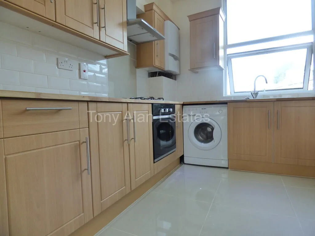 4 bedroom flat for rent
