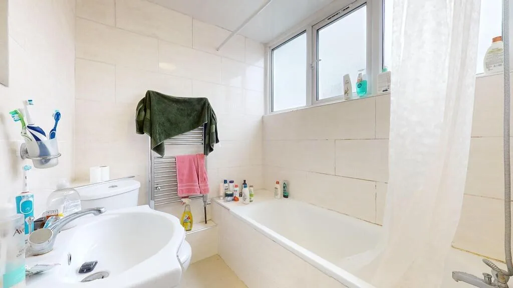 4 bedroom flat for rent