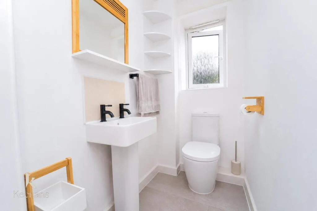 2 bedroom end of terrace house for rent