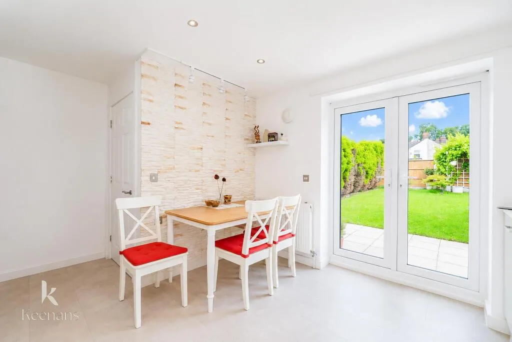 2 bedroom end of terrace house for rent