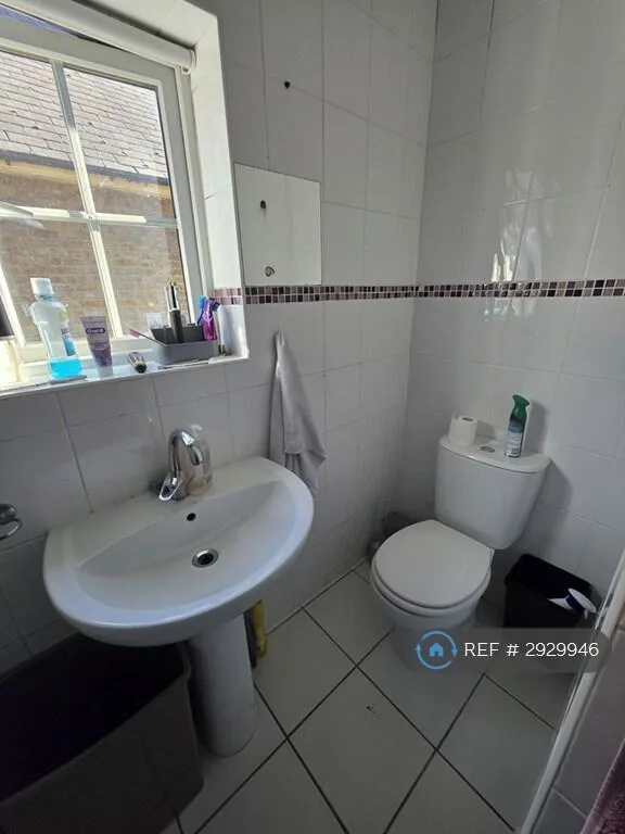 3 bedroom semi-detached house for rent