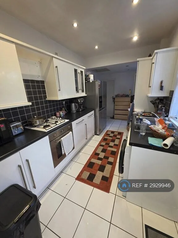 3 bedroom semi-detached house for rent