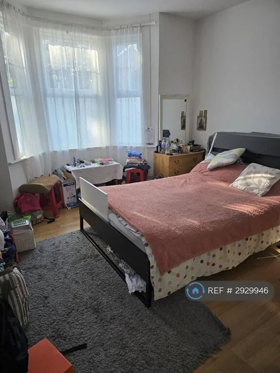 3 bedroom semi-detached house for rent