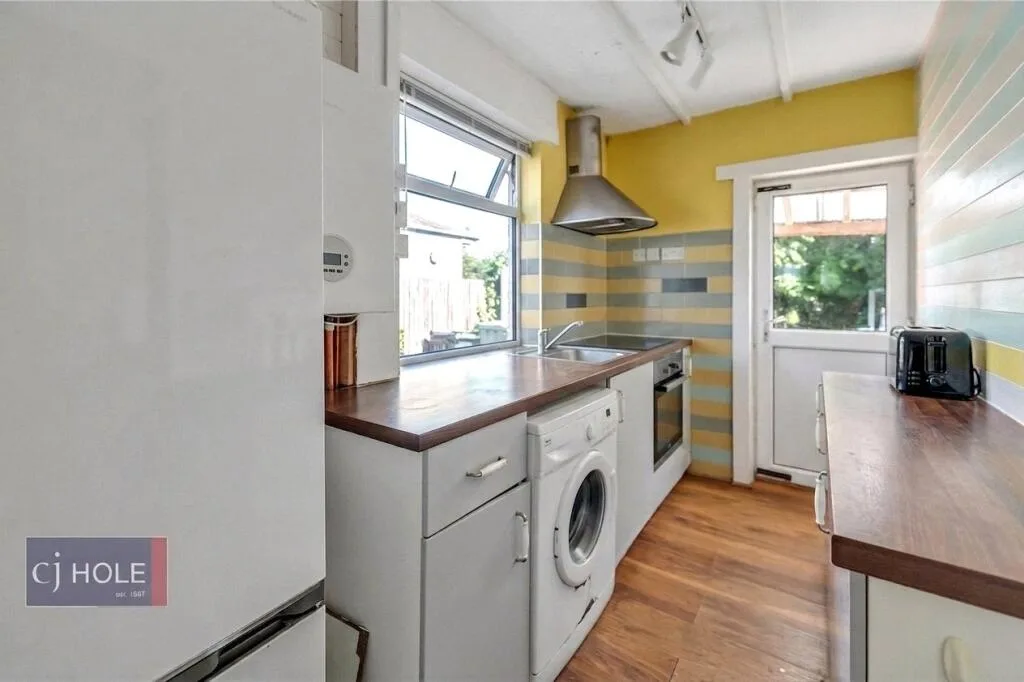 3 bedroom semi-detached house for rent