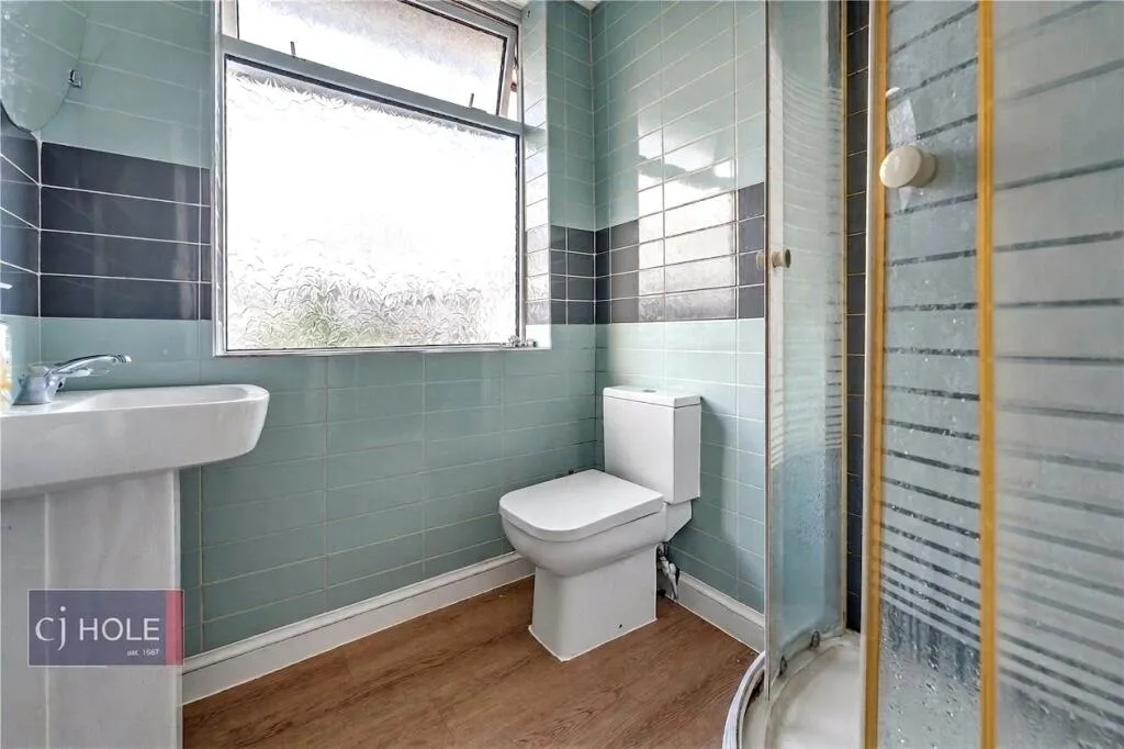 3 bedroom semi-detached house for rent
