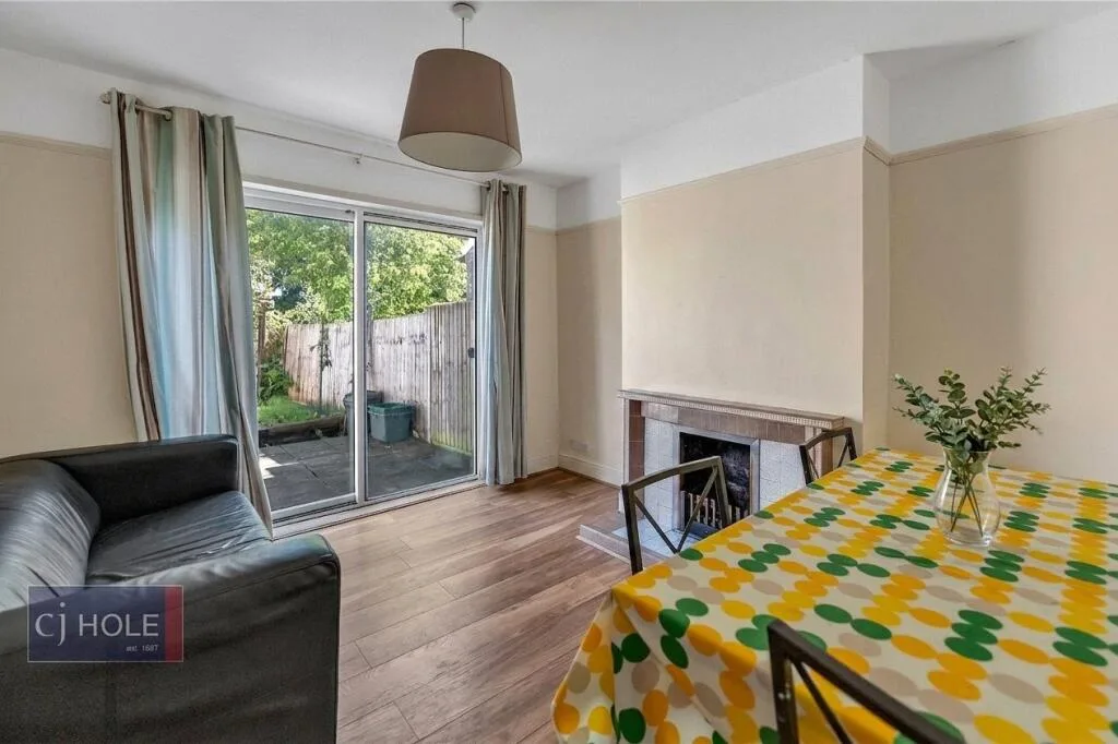 3 bedroom semi-detached house for rent