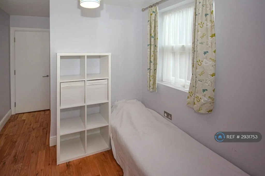 5 bedroom terraced house for rent