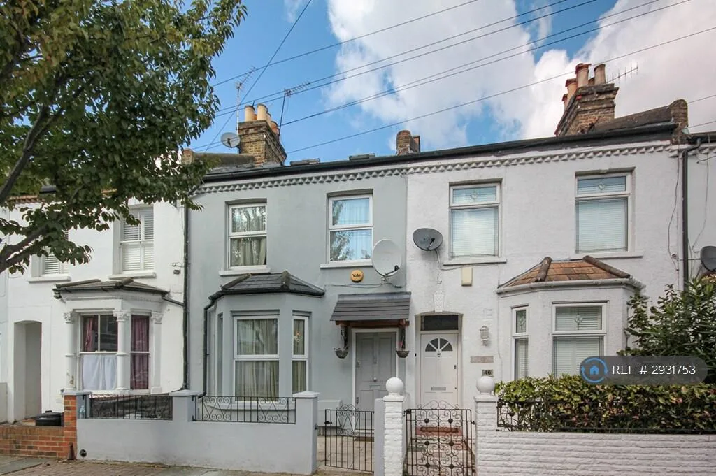 5 bedroom terraced house for rent
