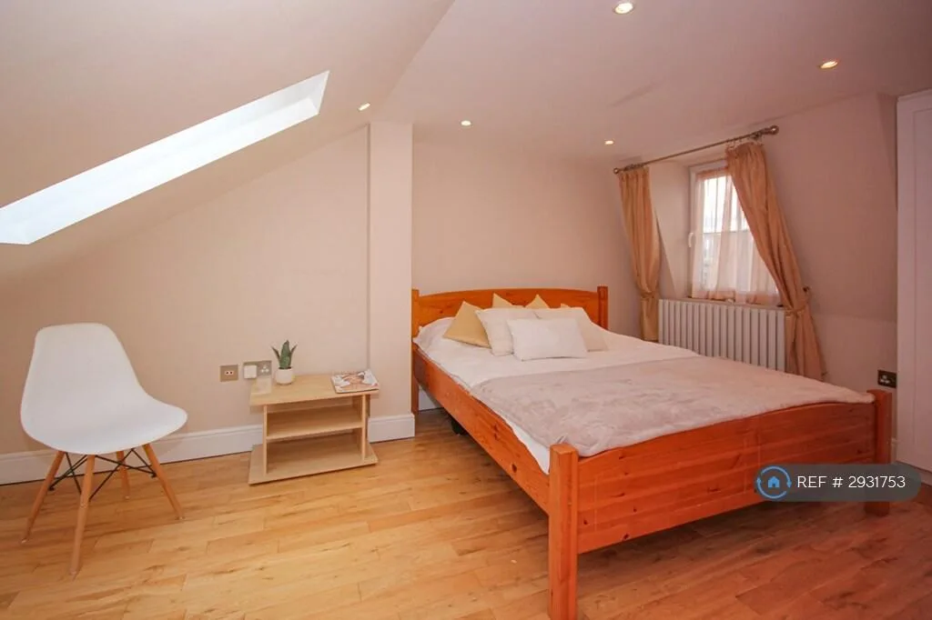 5 bedroom terraced house for rent
