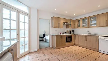 5 bedroom apartment for rent